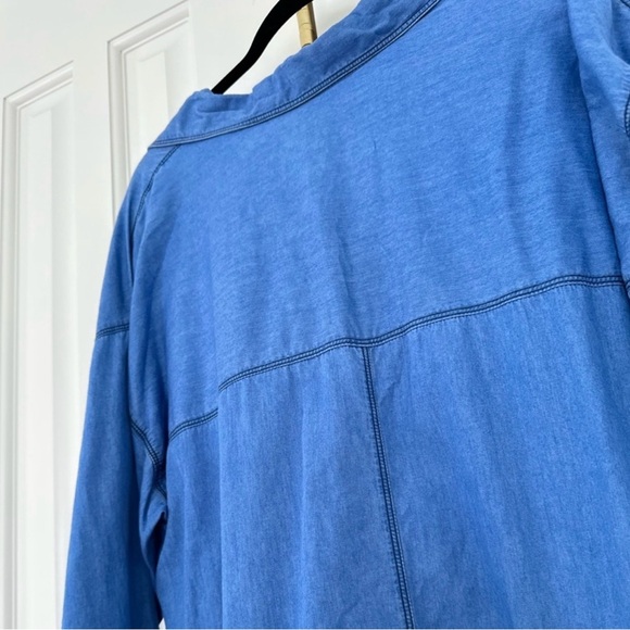 Old Navy Boyfriend Denim Shirt - Picture 2 of 6